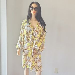 Forever 21 Yellow and White Paisley Satin Kimono Robe